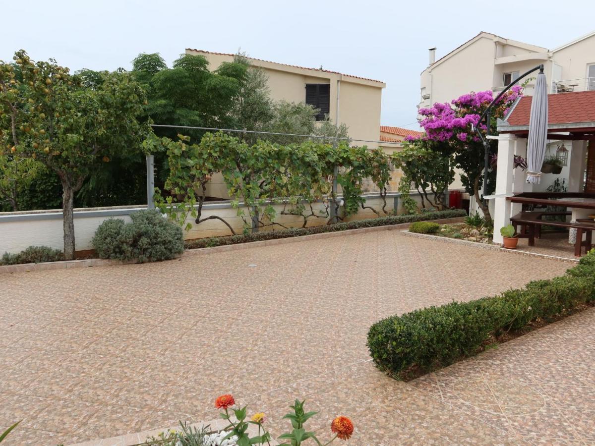 Apartment Mira-2 By Interhome Vir Exterior photo